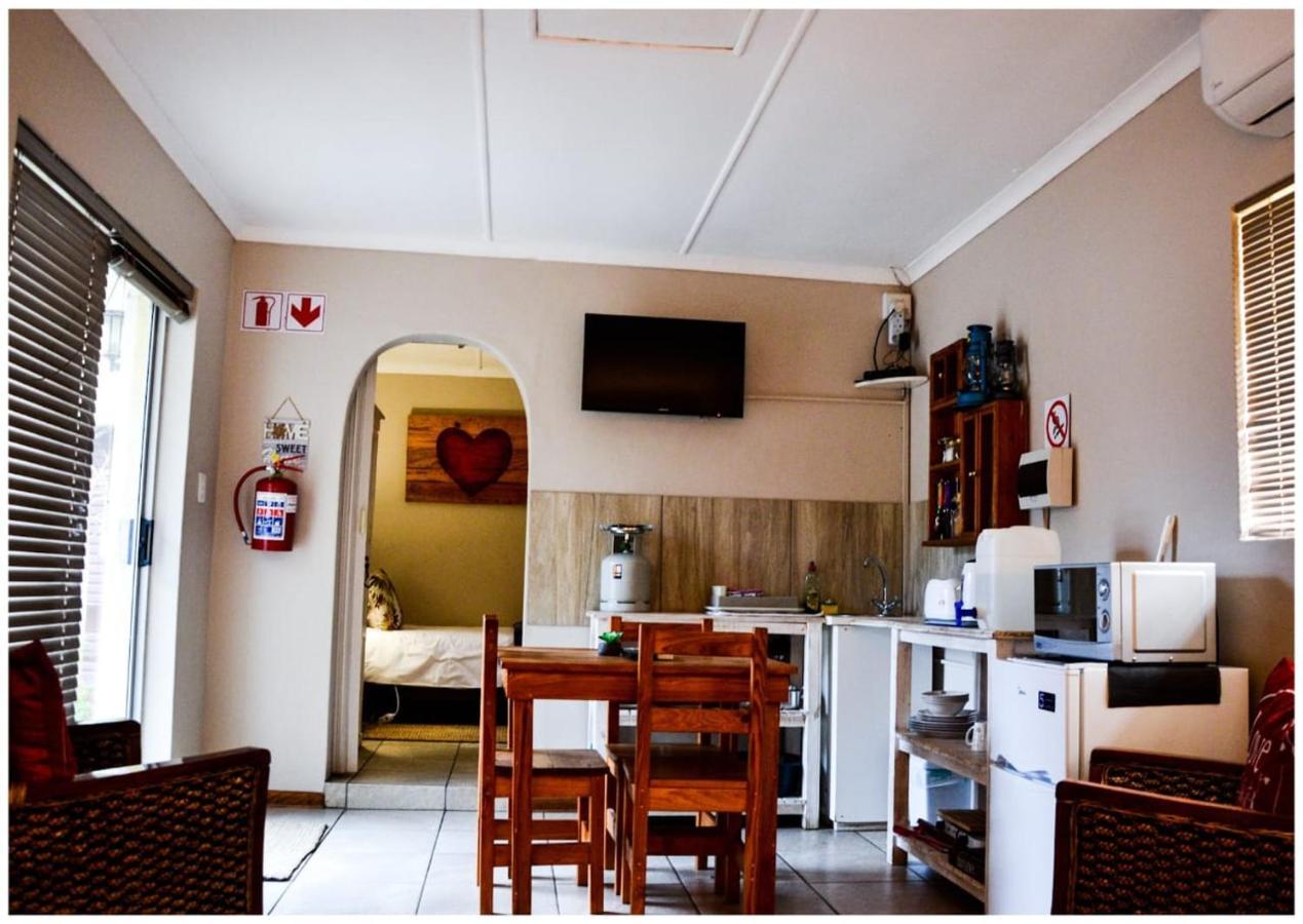 Grace'S Place Beaufort West Exteriör bild